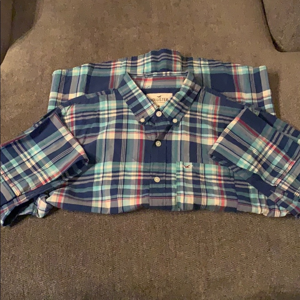 Men’s plaid button down shirt